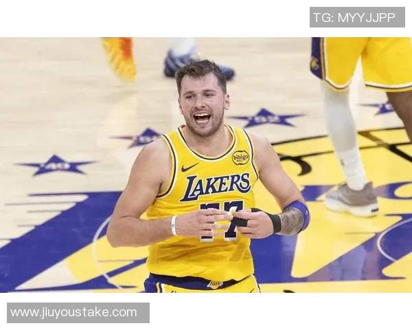 东契奇忍痛拼搏不愿缺席比赛全天候治疗助力复出